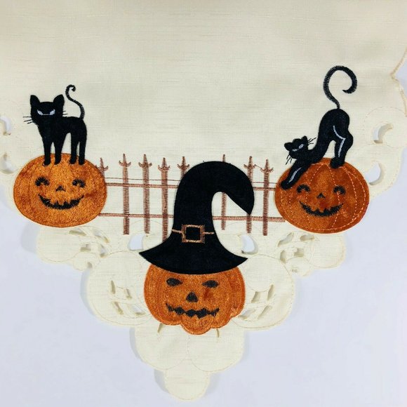 Halloween Cutwork Table Runner Jack O Lanterns New - Picture 2 of 2